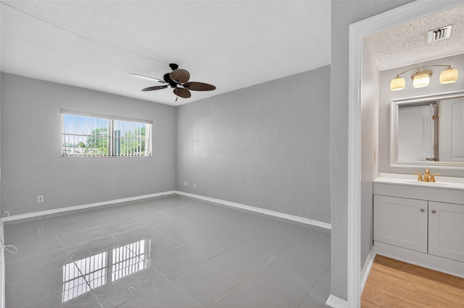 COLONIAL ISLES CONDO - Residential