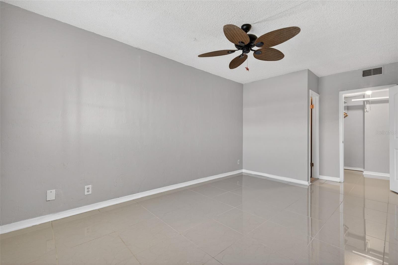 COLONIAL ISLES CONDO - Residential