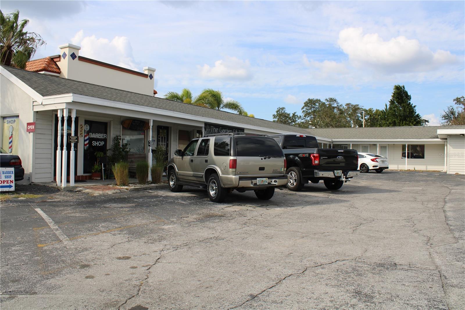 LOCATION ! LOCATION ! A LOT OF TRAFFIC ! LESS THAN 10 MINUTES TO CLEARWATER BEACH. YOU HAVE AN OPTION LEASE RANGE FROM 500 TO 2000 SQFT. PERFECT FOR ANY KIND OF OFFICE, RETAIL, ETC... . A MUST SEE TO BELIEVE.
