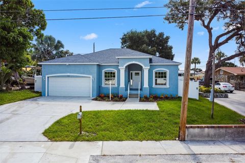 A home in SEMINOLE