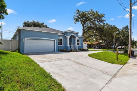 A home in SEMINOLE