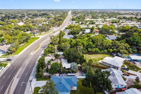 A home in SEMINOLE