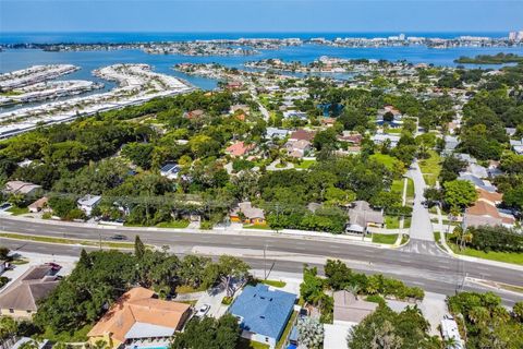 A home in SEMINOLE