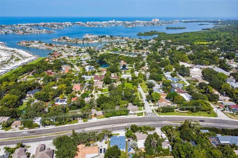 A home in SEMINOLE