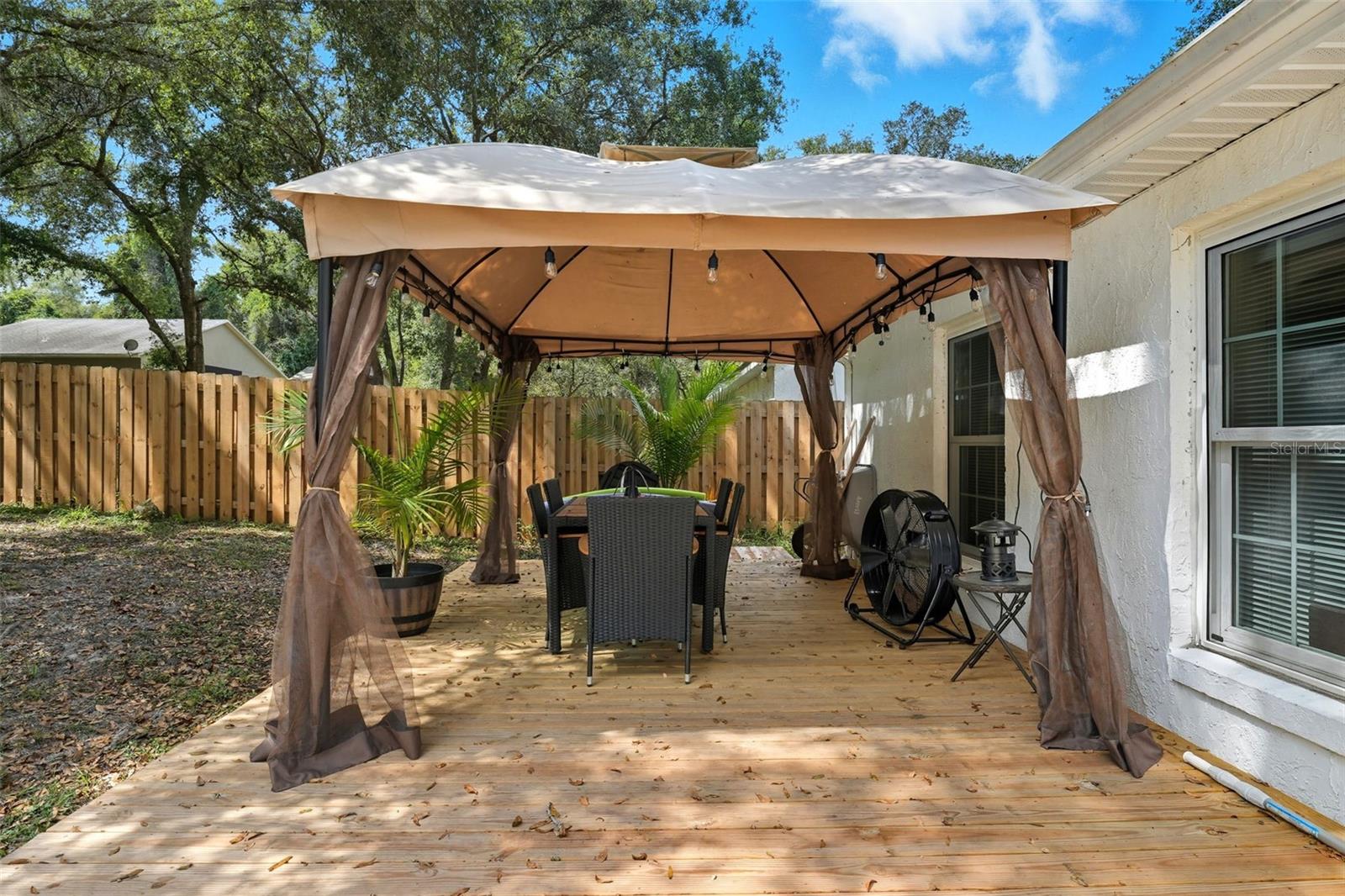 CARLTON VILLAGE PARK - Residential