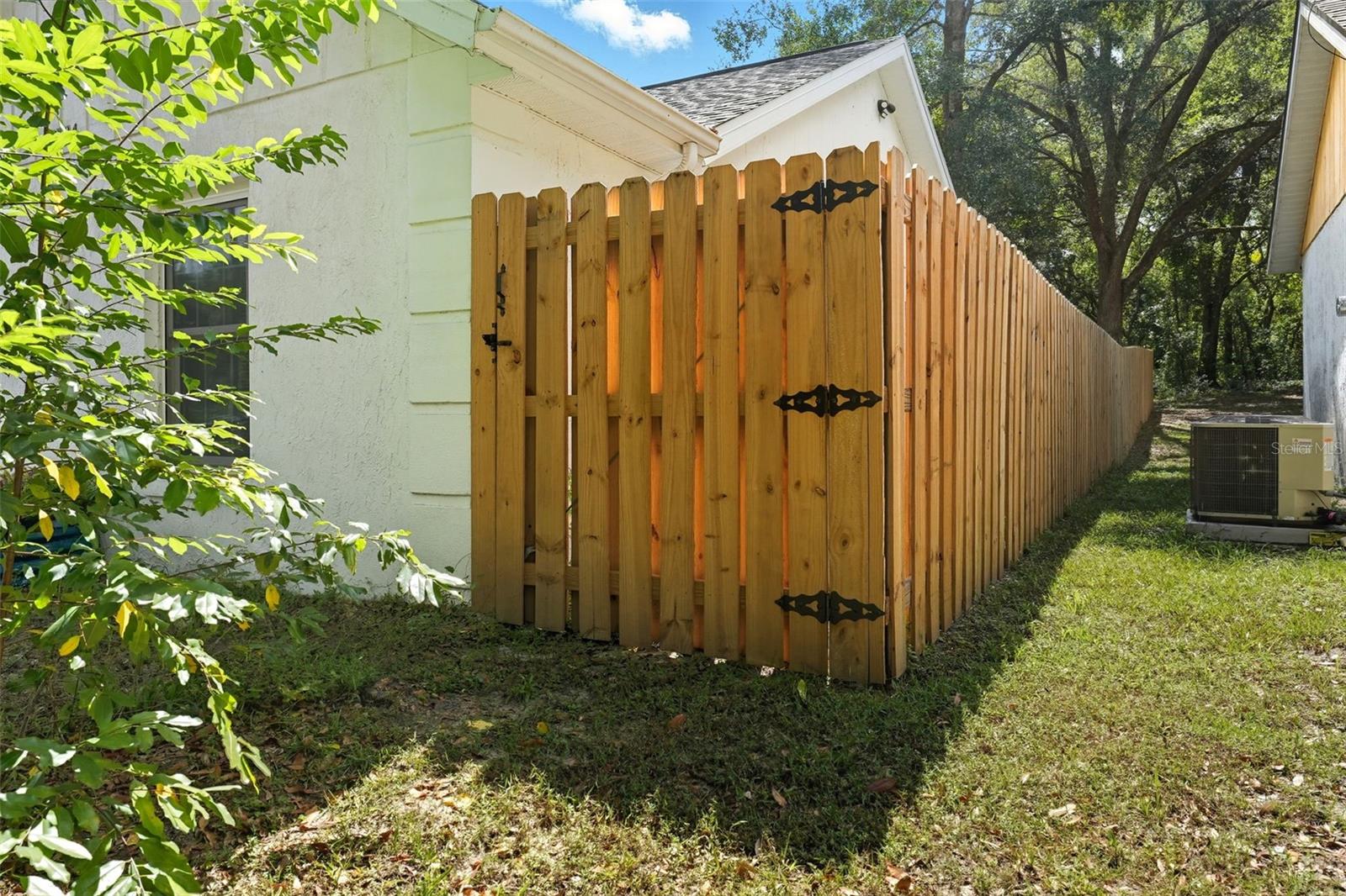 CARLTON VILLAGE PARK - Residential