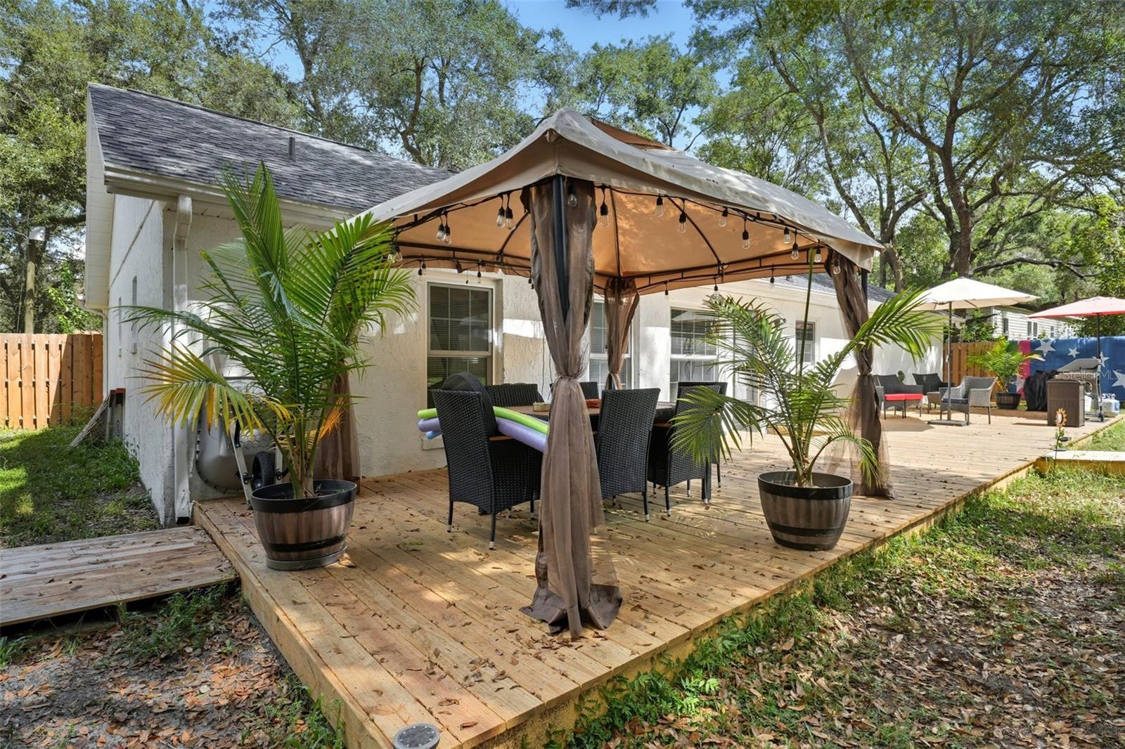 CARLTON VILLAGE PARK - Residential