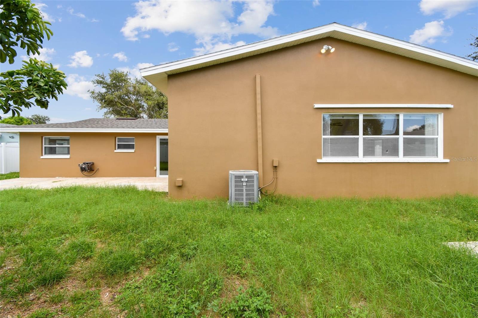 WOODLAND HILLS - Residential