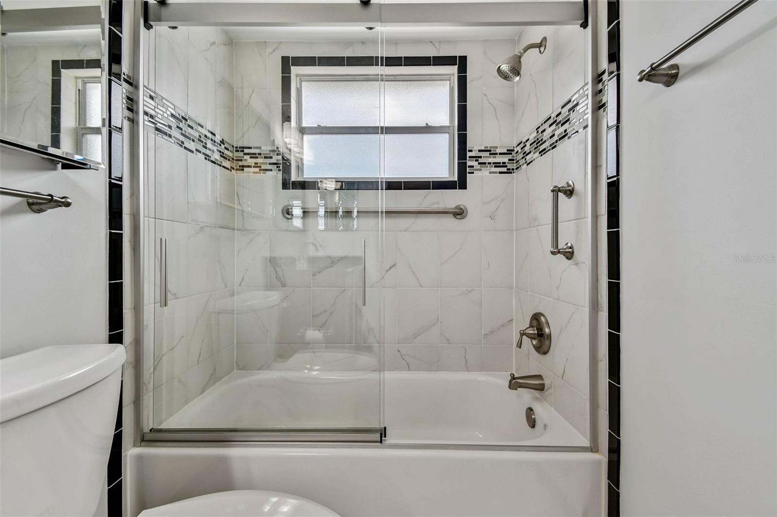 WOODLAND HILLS - Residential