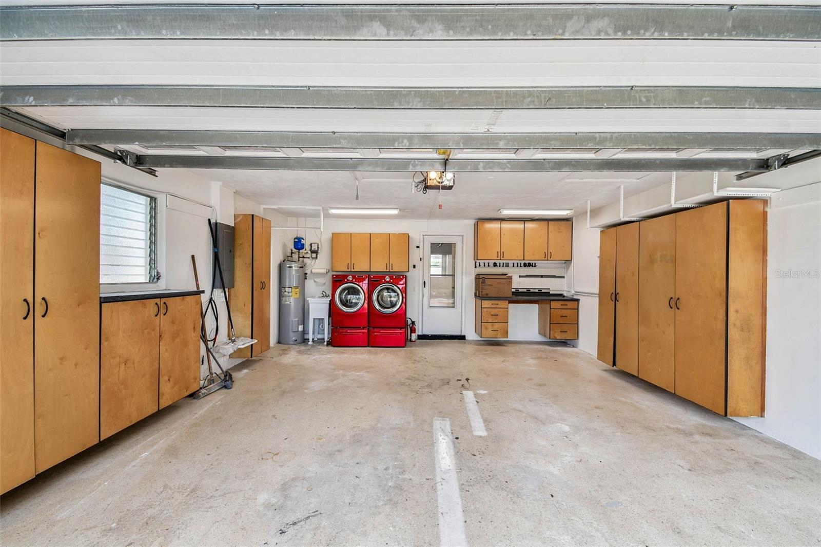 WOODLAND HILLS - Residential