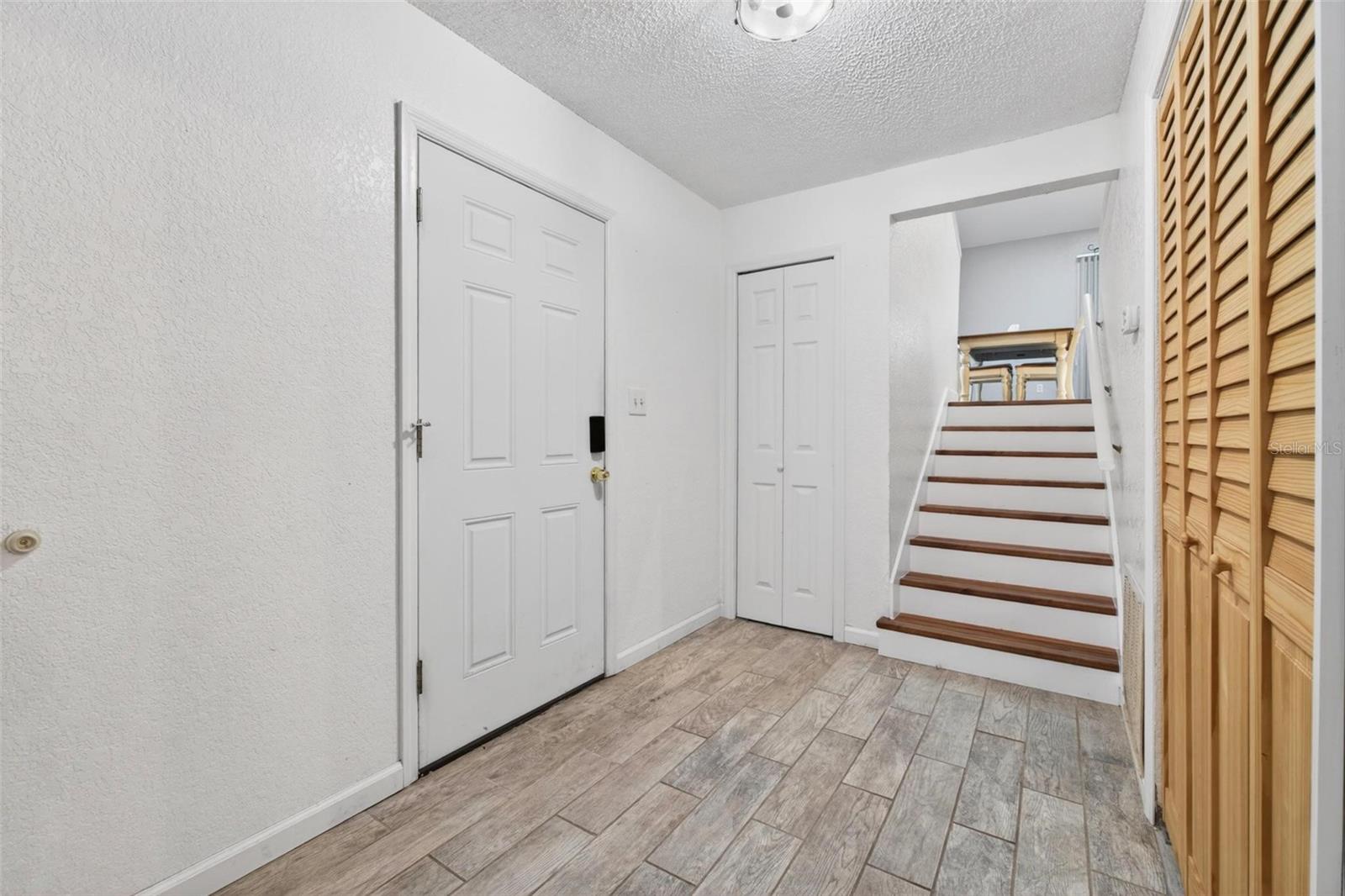 LAKE FOREST CONDO - Residential