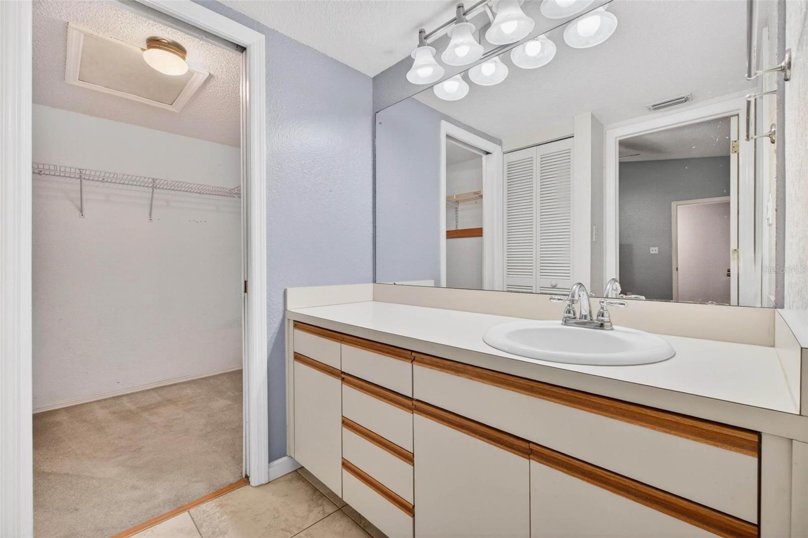 LAKE FOREST CONDO - Residential