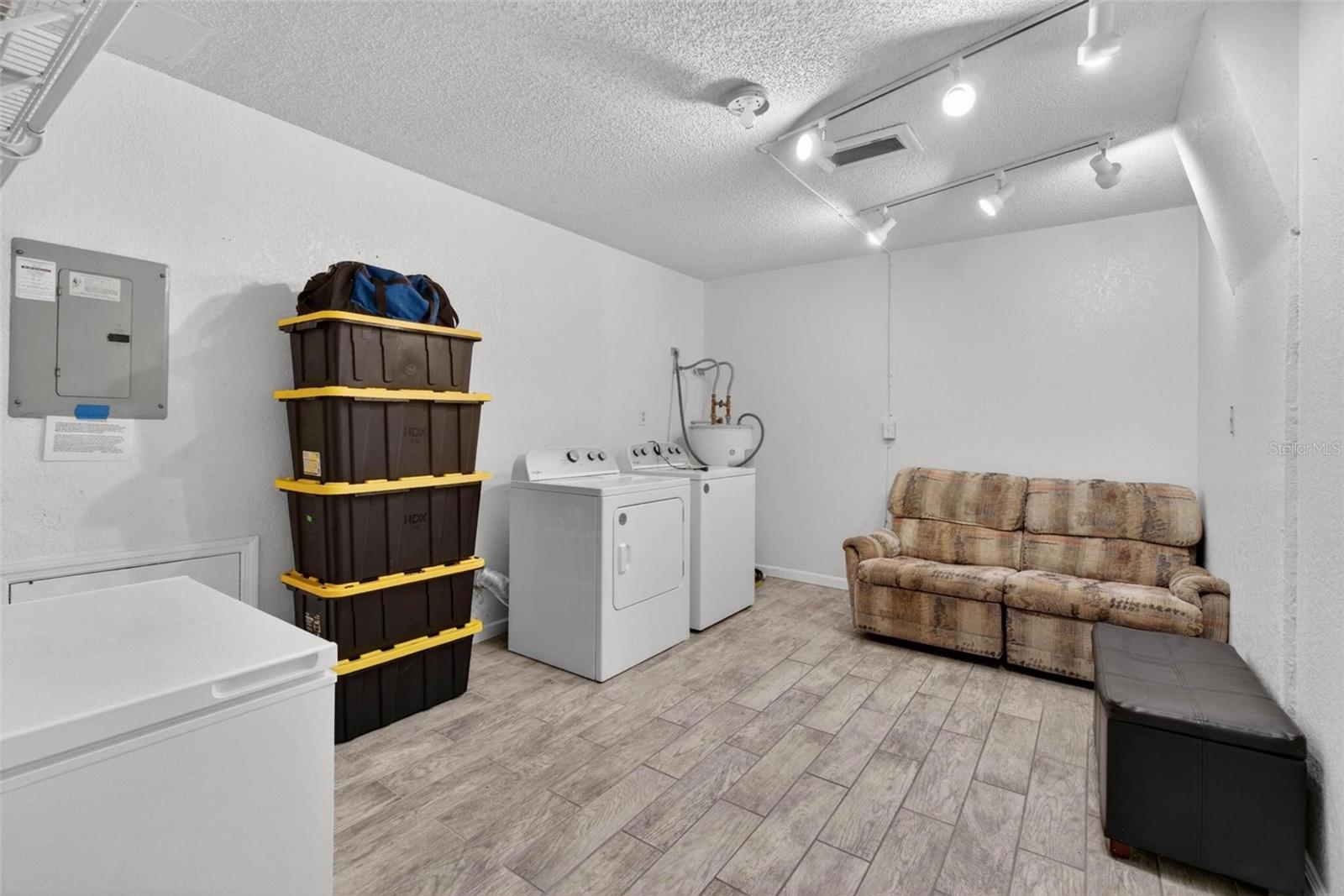 LAKE FOREST CONDO - Residential