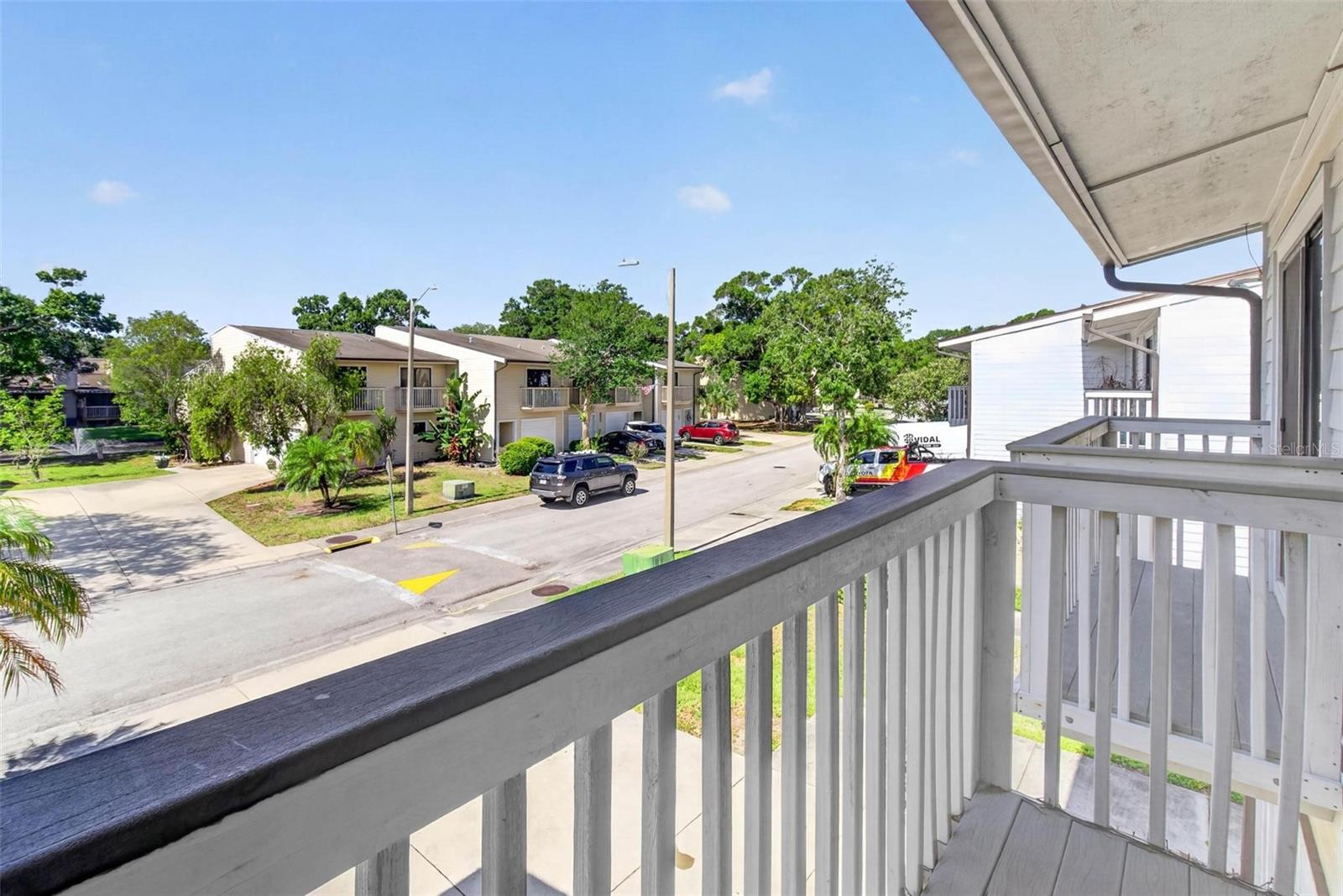LAKE FOREST CONDO - Residential