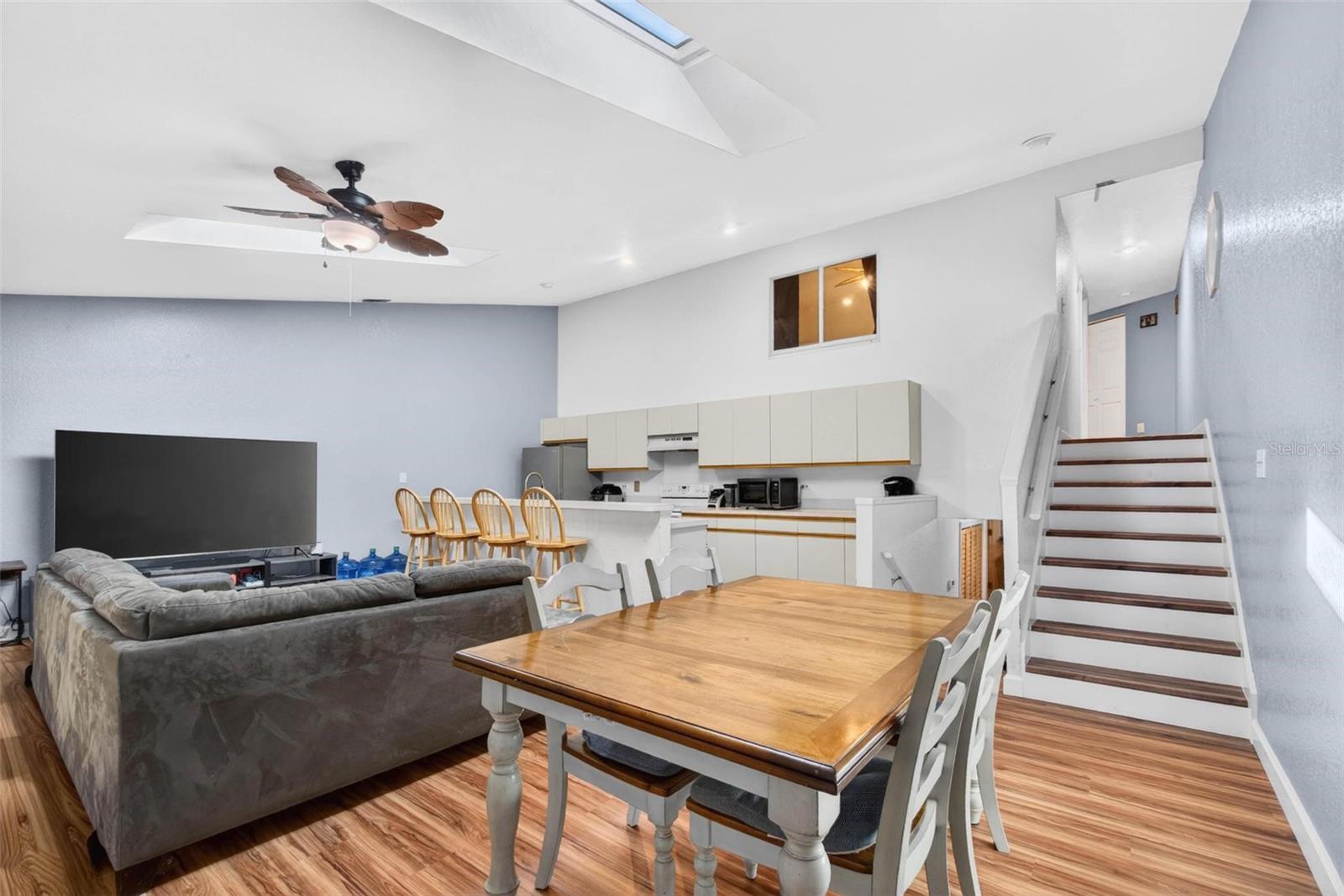 LAKE FOREST CONDO - Residential