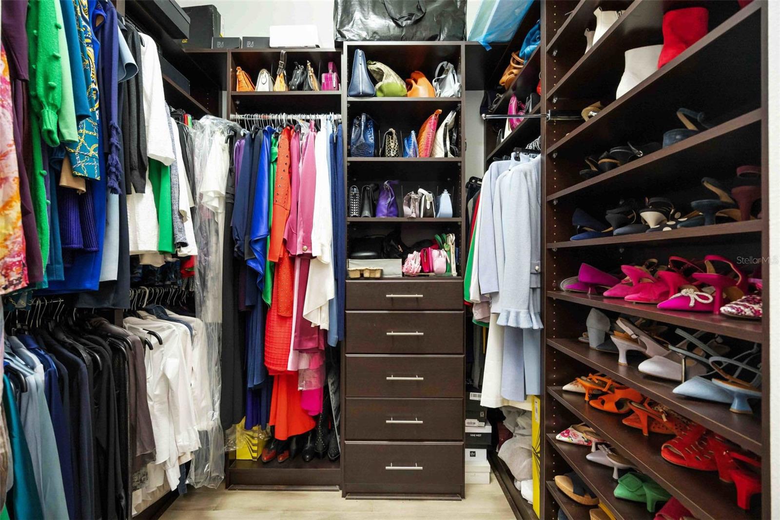 ENCLAVE AT COUNTRY MEADOWS - Residential