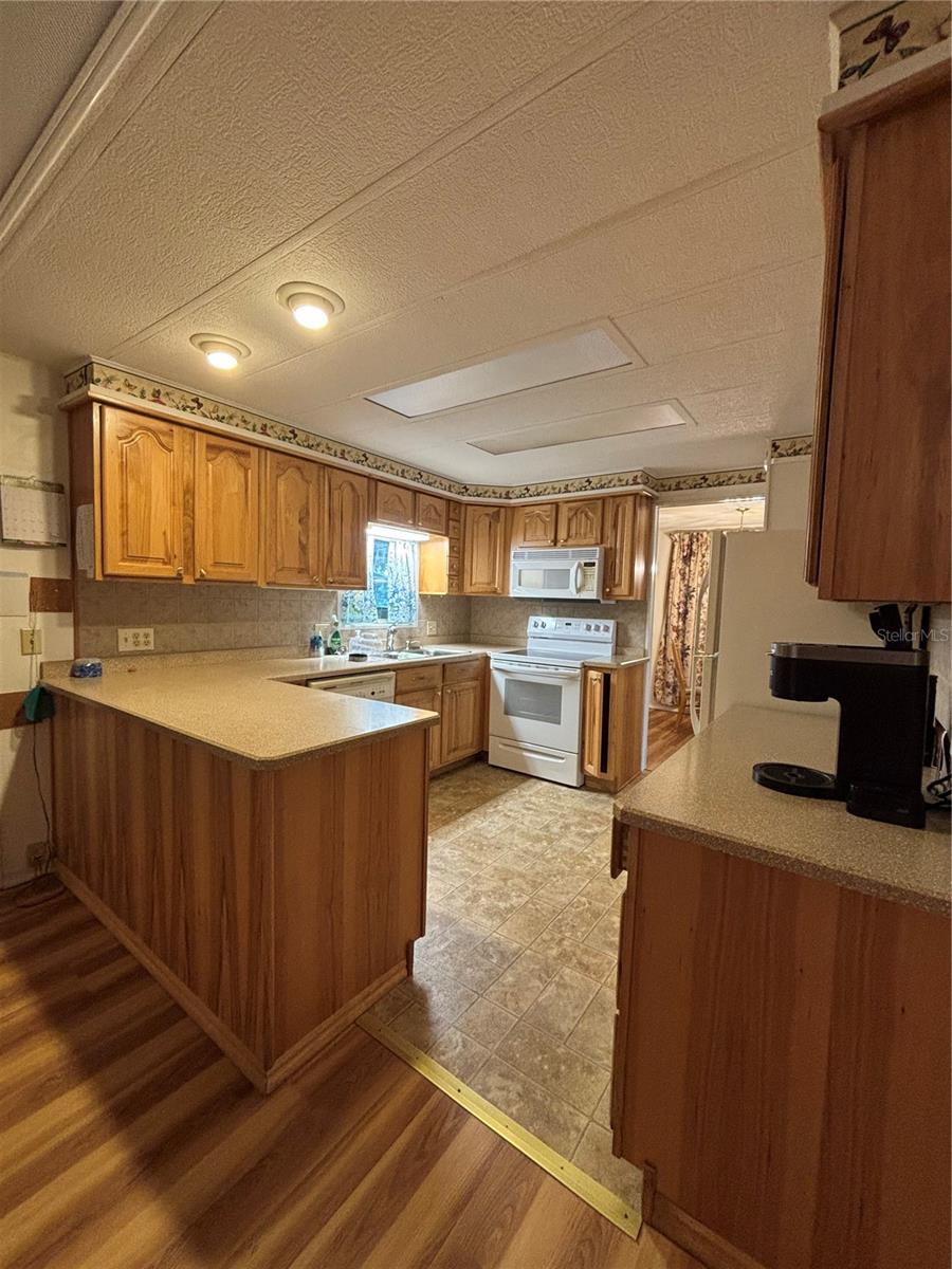 CONTINENTAL COUNTRY CLUB INC - Residential