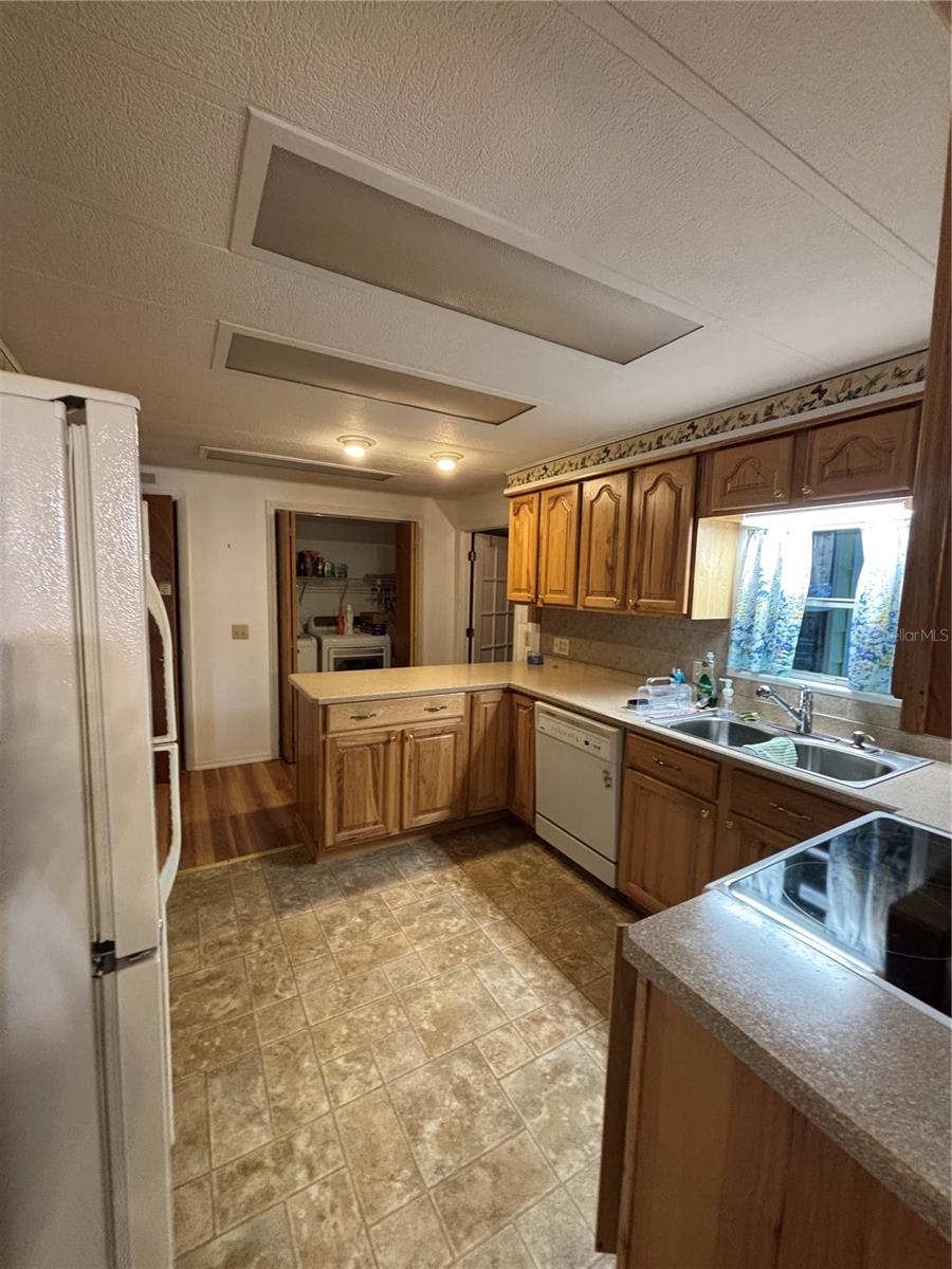 CONTINENTAL COUNTRY CLUB INC - Residential