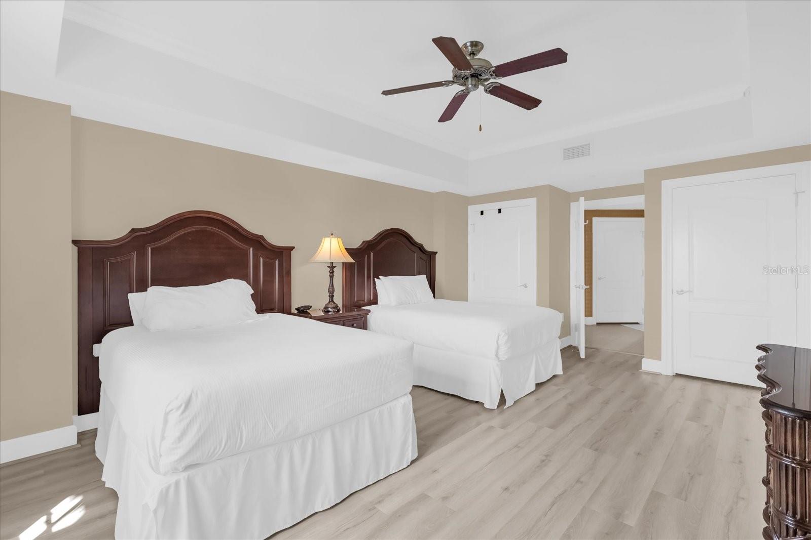 REUNION GRANDE CONDO - Residential