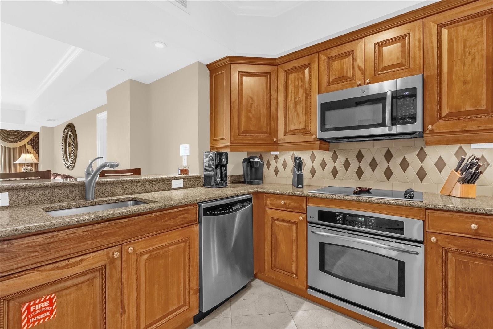 REUNION GRANDE CONDO - Residential