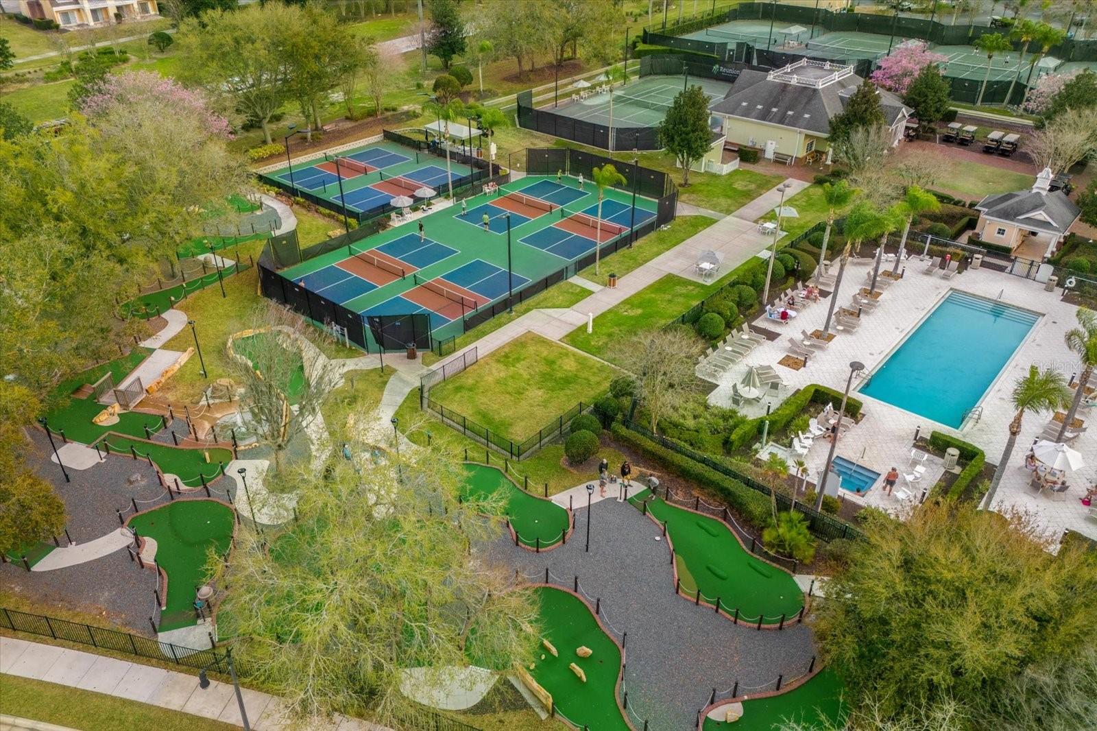REUNION GRANDE CONDO - Residential