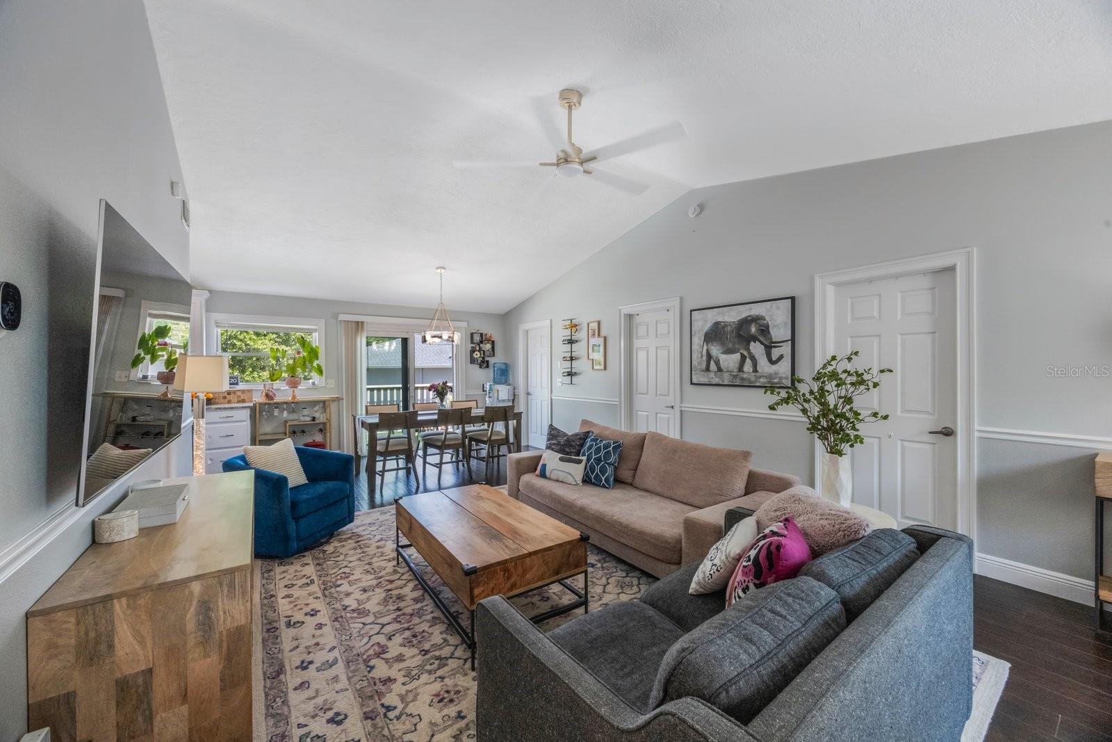 921 LYNNLEA LANE