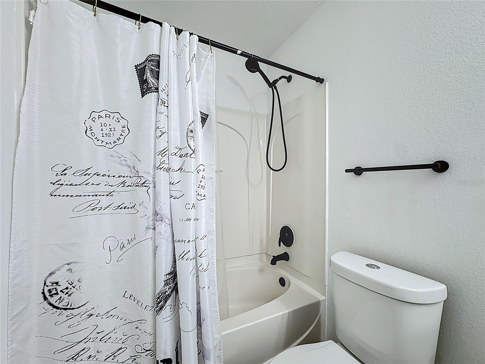 WINDROSE/SOUTHMEADOWUN 02 - Residential Lease