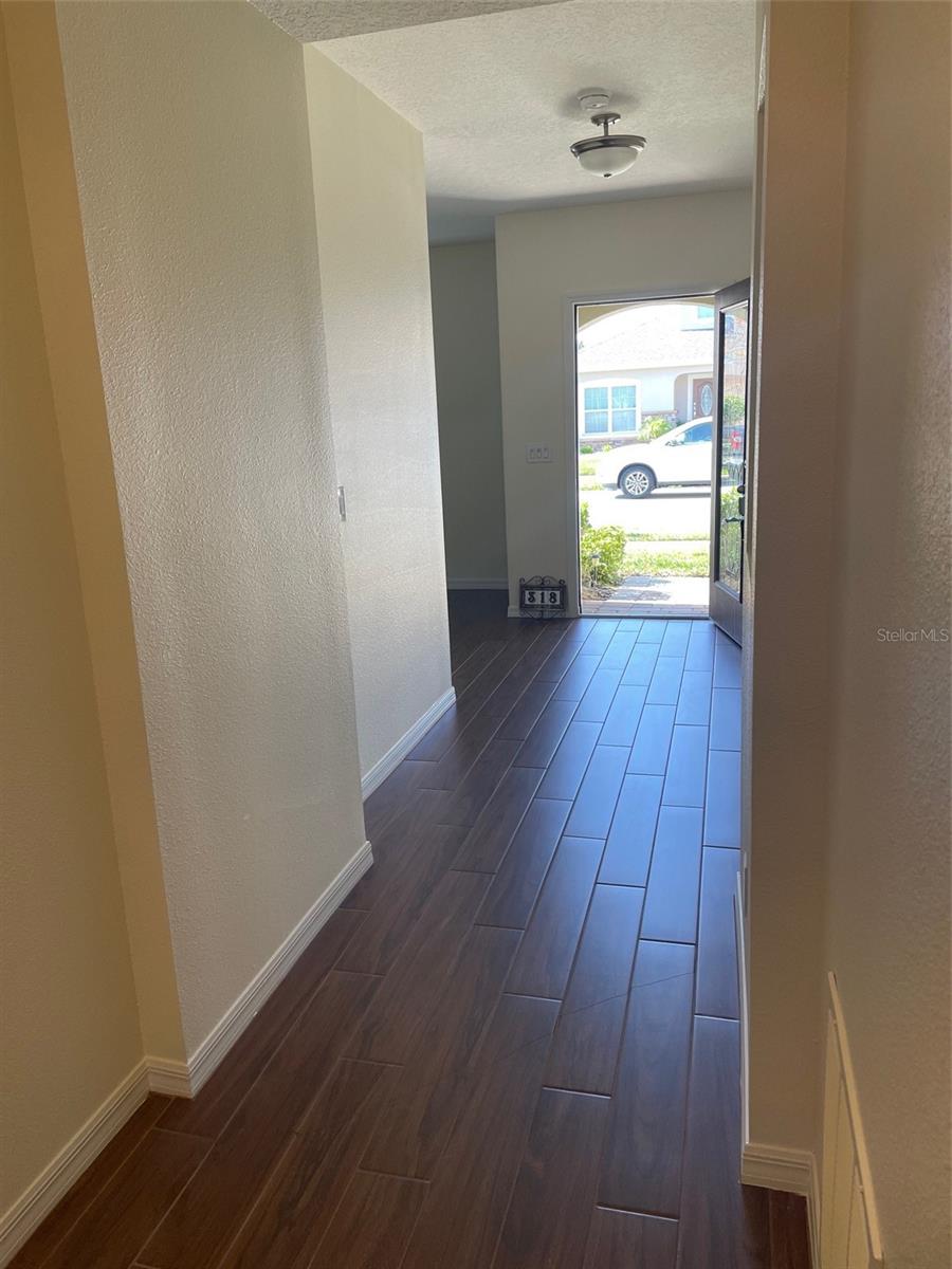 LAUREL ESTATES - Residential Lease