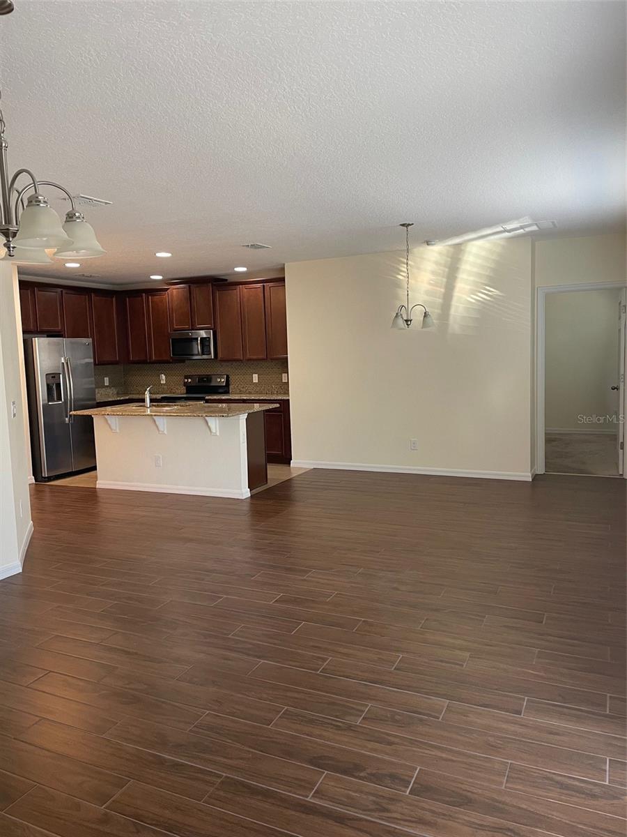 LAUREL ESTATES - Residential Lease