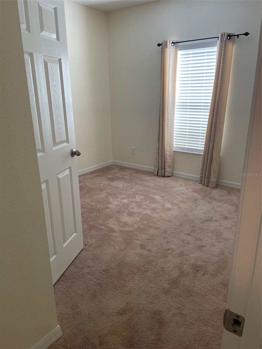 LAUREL ESTATES - Residential Lease