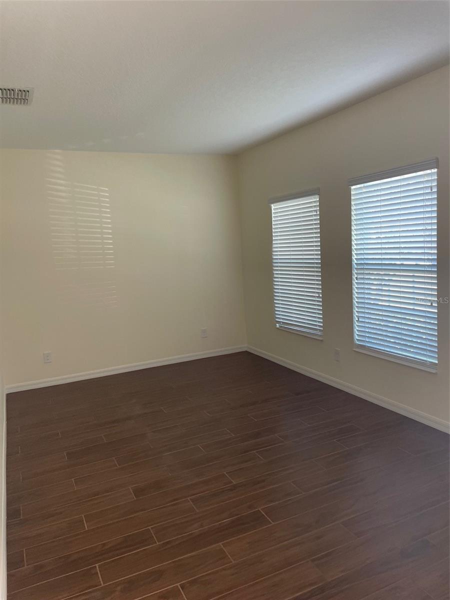 LAUREL ESTATES - Residential Lease