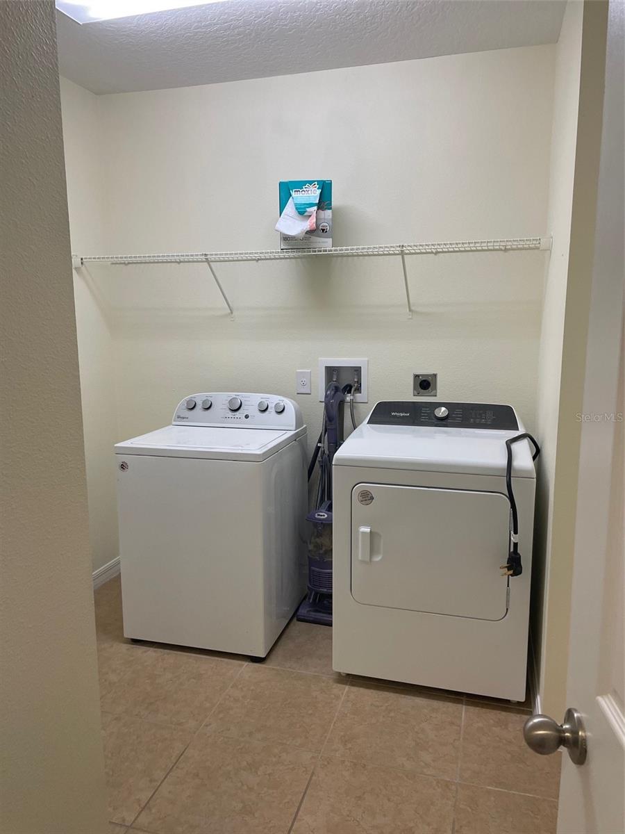 LAUREL ESTATES - Residential Lease