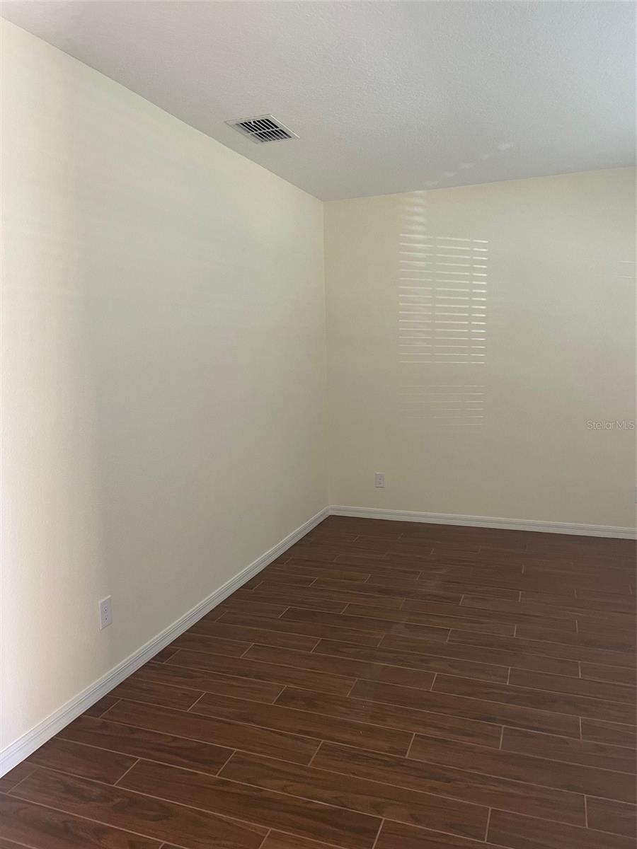 LAUREL ESTATES - Residential Lease