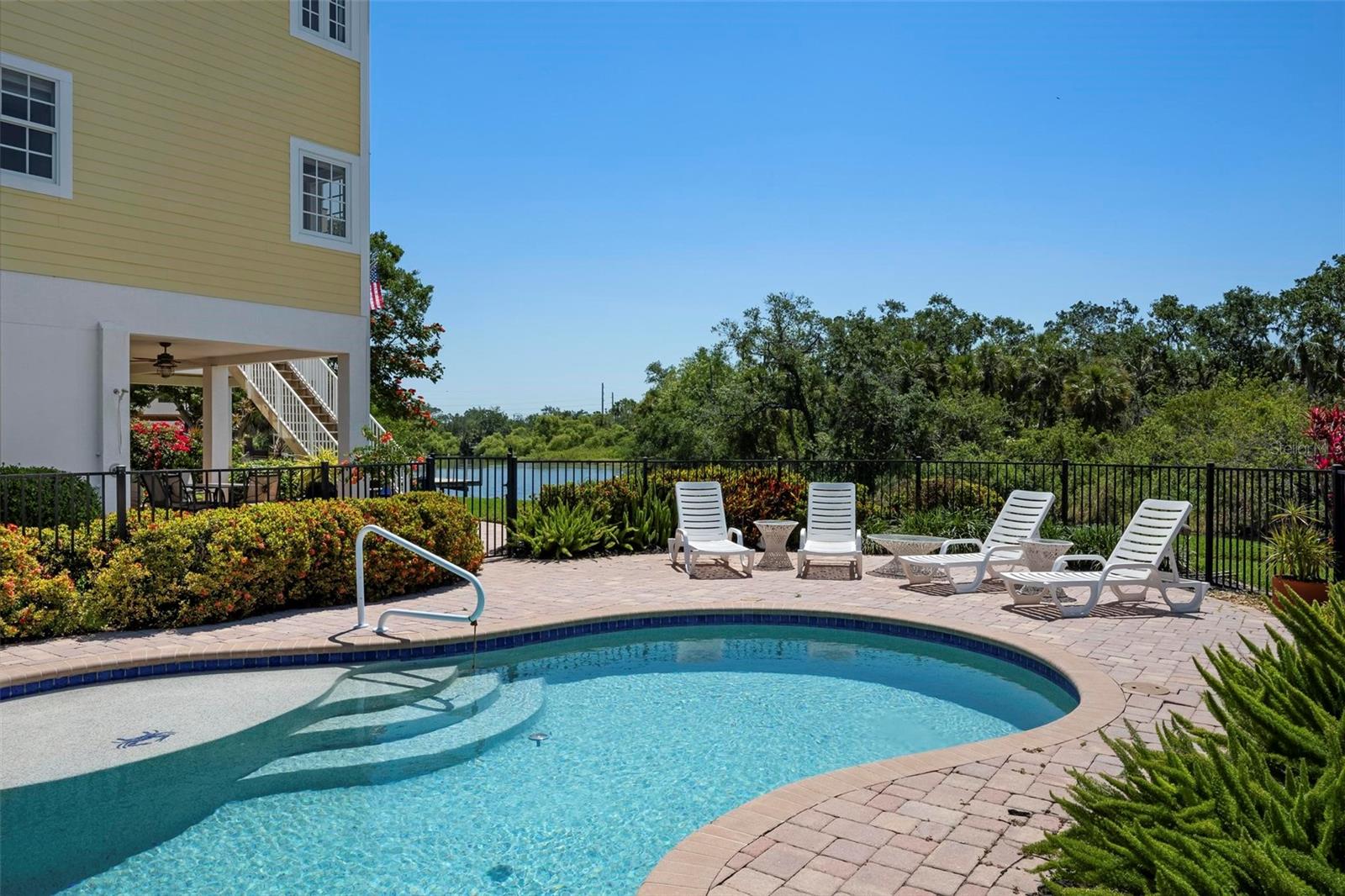 MARINELAND - Residential