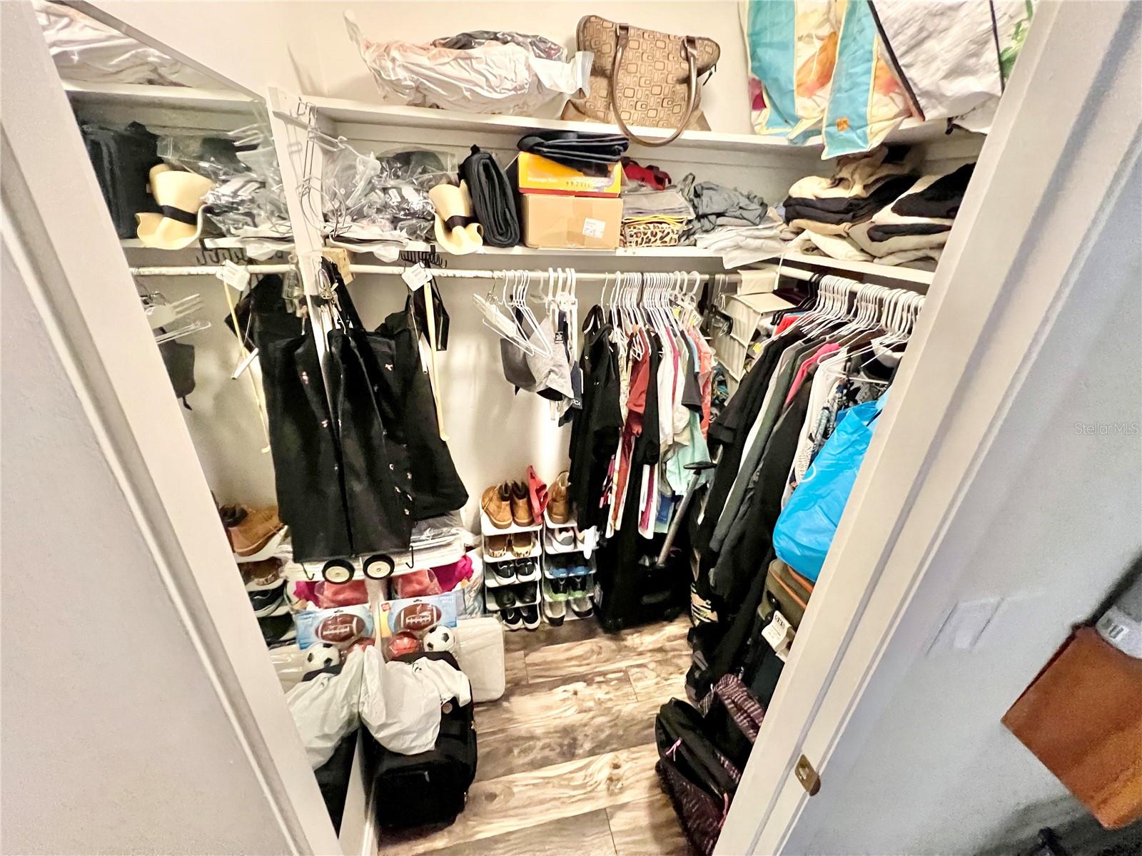 PLAZA VIEW APTS CONDO UN 03 - Residential