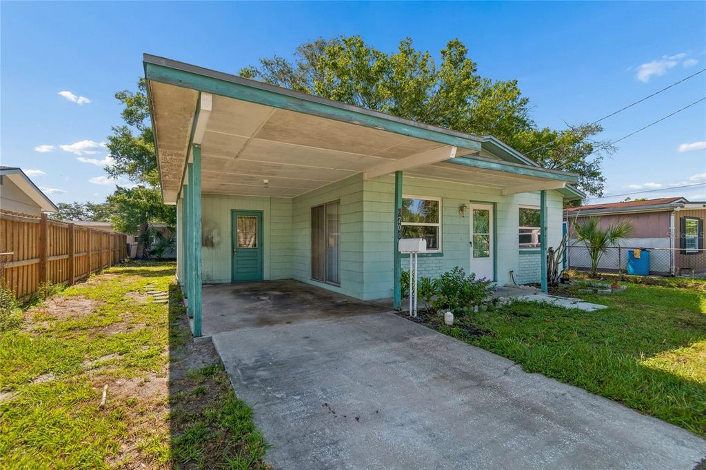 Photo of 6706 S Mascotte Street, Tampa, FL 33616 (MLS # TB8525112)