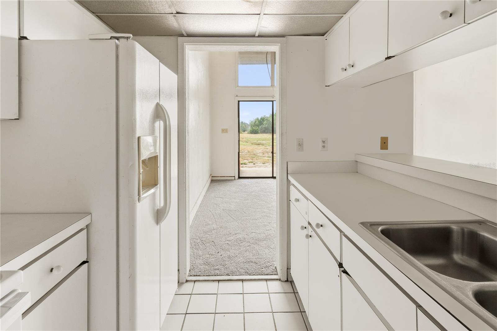 GRENELEFE CONDO CORNER LAKE EAST - Residential