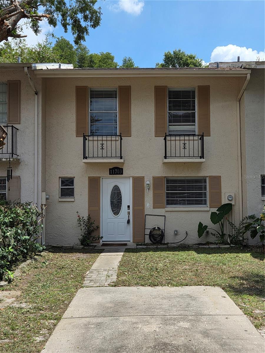 Location... Location... Location... Beautiful property in the Carrollwood area ready to move in... 3 beds, 2 full baths, beautiful patio with gazebo to have good time with family and friends... Very convenient for everywhere.