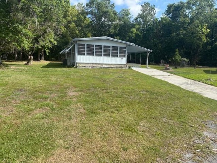 1970 MOBILE HOME LOCATED IN A SHORT DISTANCE TO SHOPPING, DINING AND OUTDOOR ACTIVITIES. COMPLEYELY FURNISHED IN EXCELLENT CONDITION.