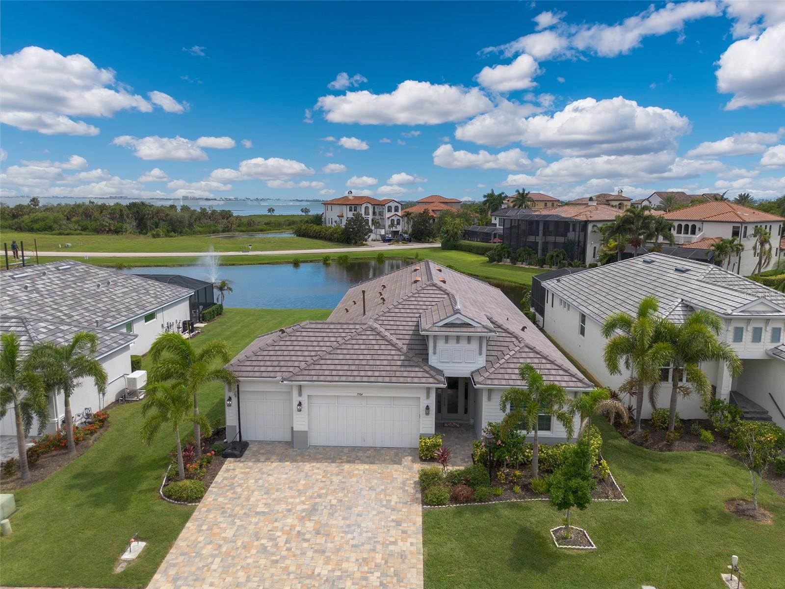 5504 TITLE ROW DRIVE