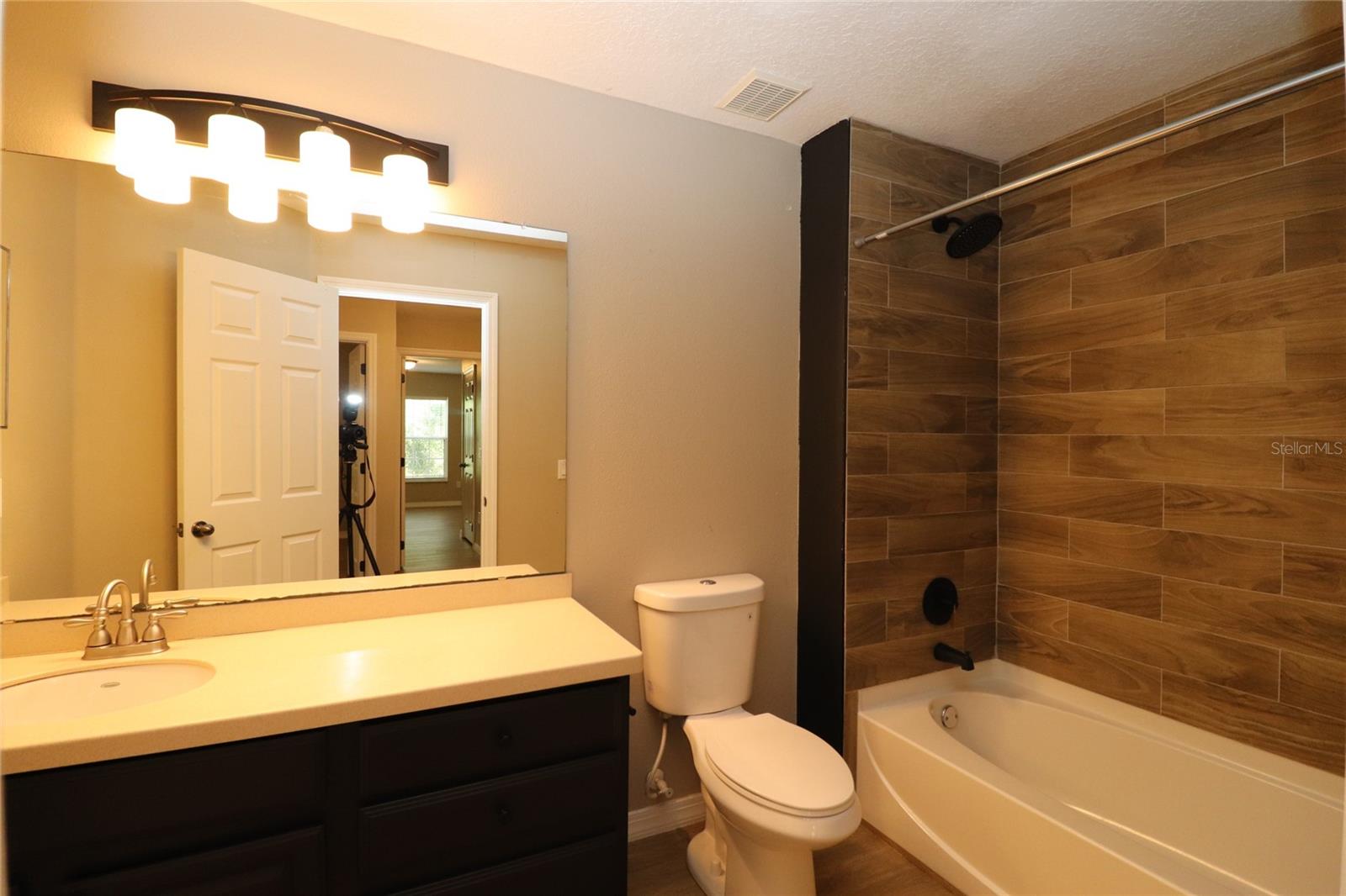 WEKIVA PARK TWNHMS - Residential Lease