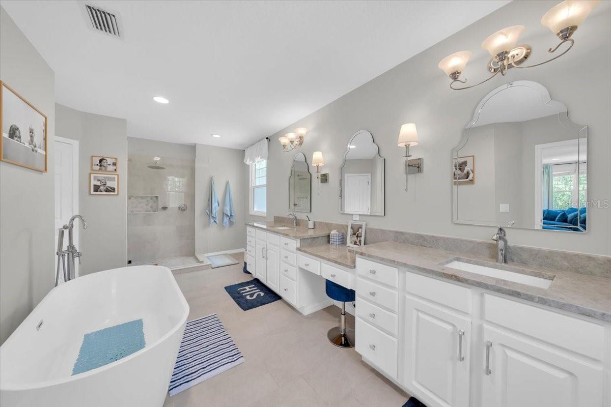 FISH HAWK TRAILS - Residential