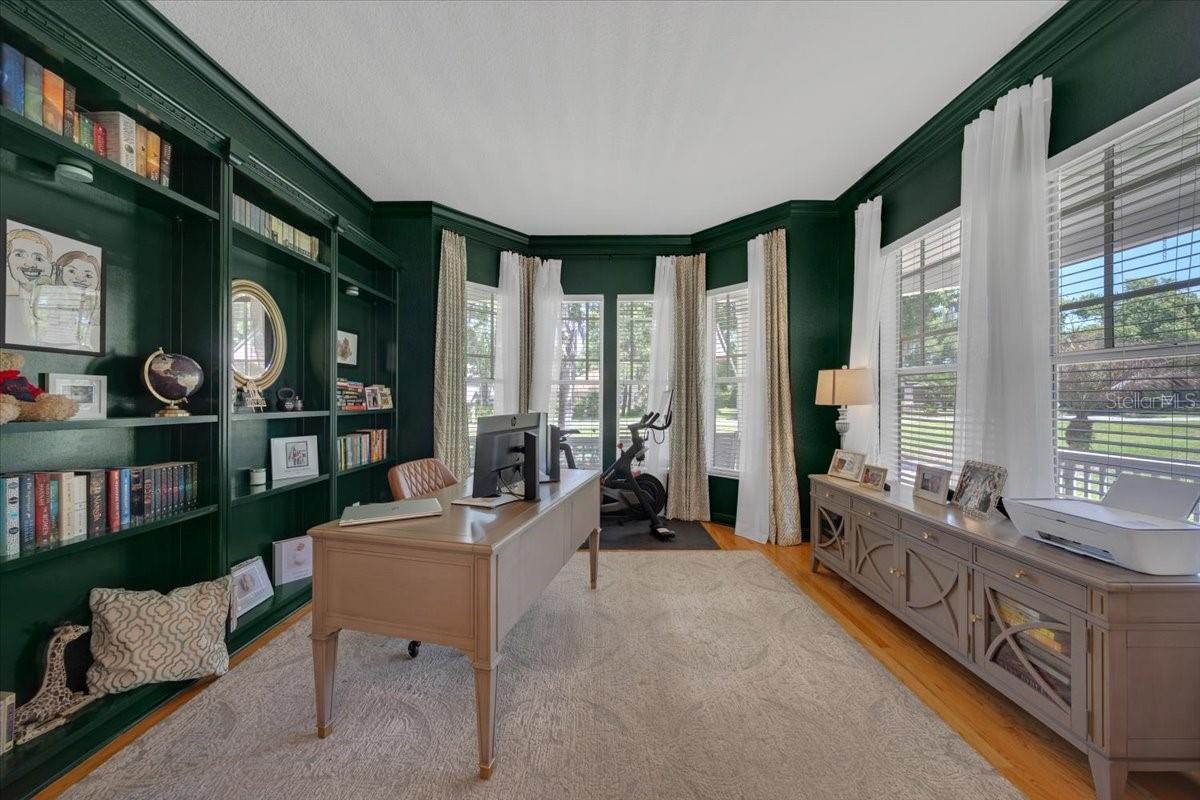 5913 FLATWOODS MANOR CIRCLE