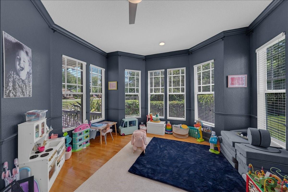 FISH HAWK TRAILS - Residential