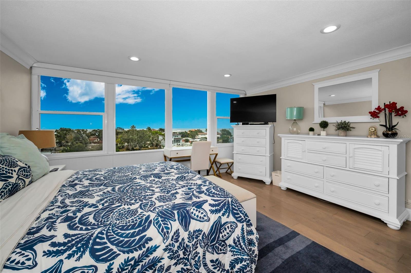 BRIGHTWATERS TOWER OF SNELL ISLE - Residential