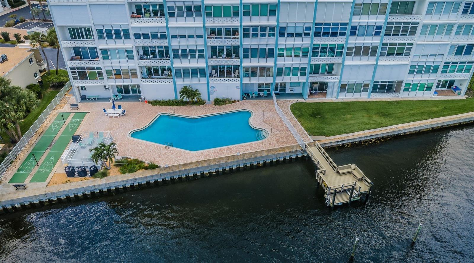 BRIGHTWATERS TOWER OF SNELL ISLE - Residential