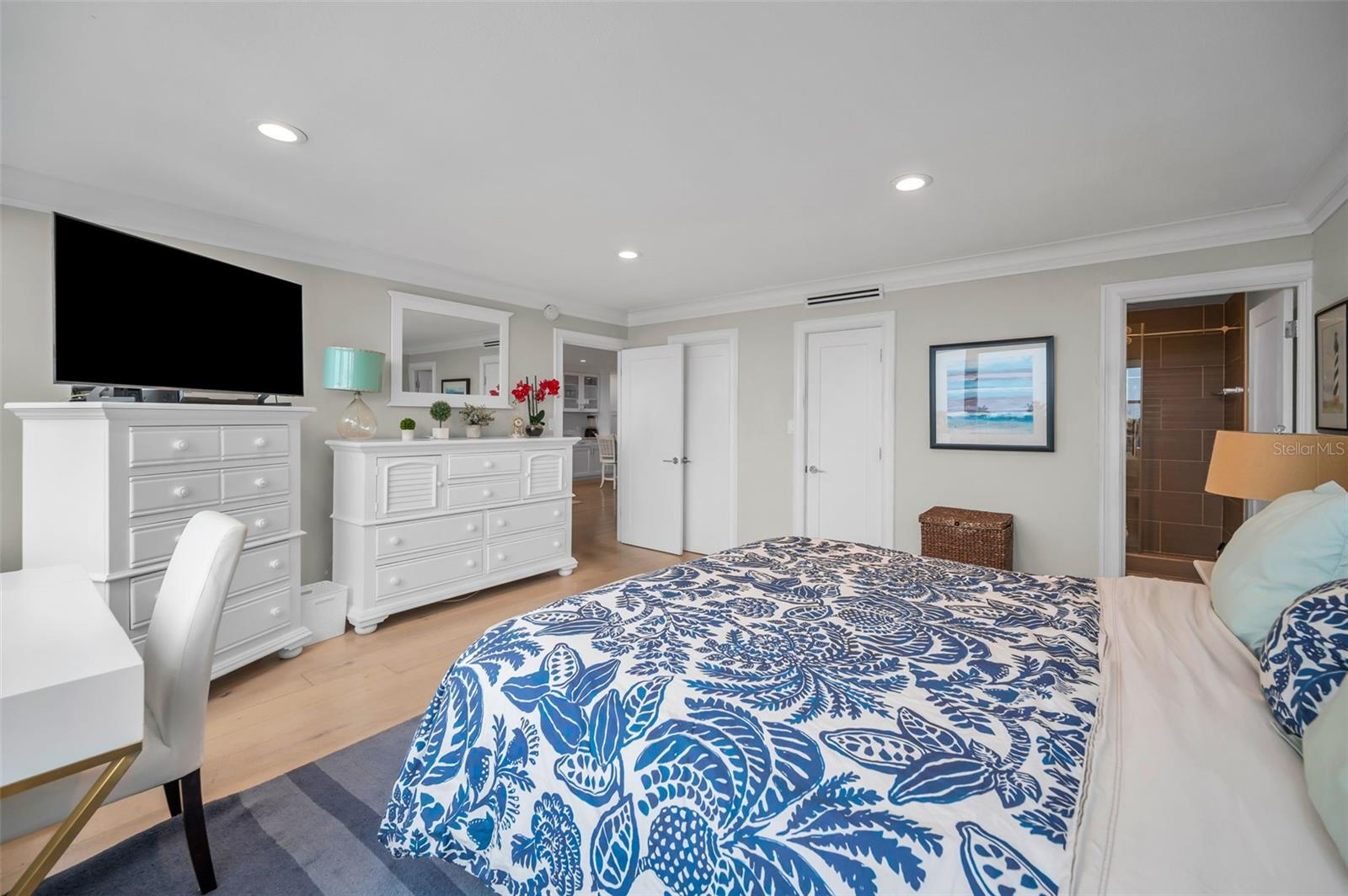 BRIGHTWATERS TOWER OF SNELL ISLE - Residential