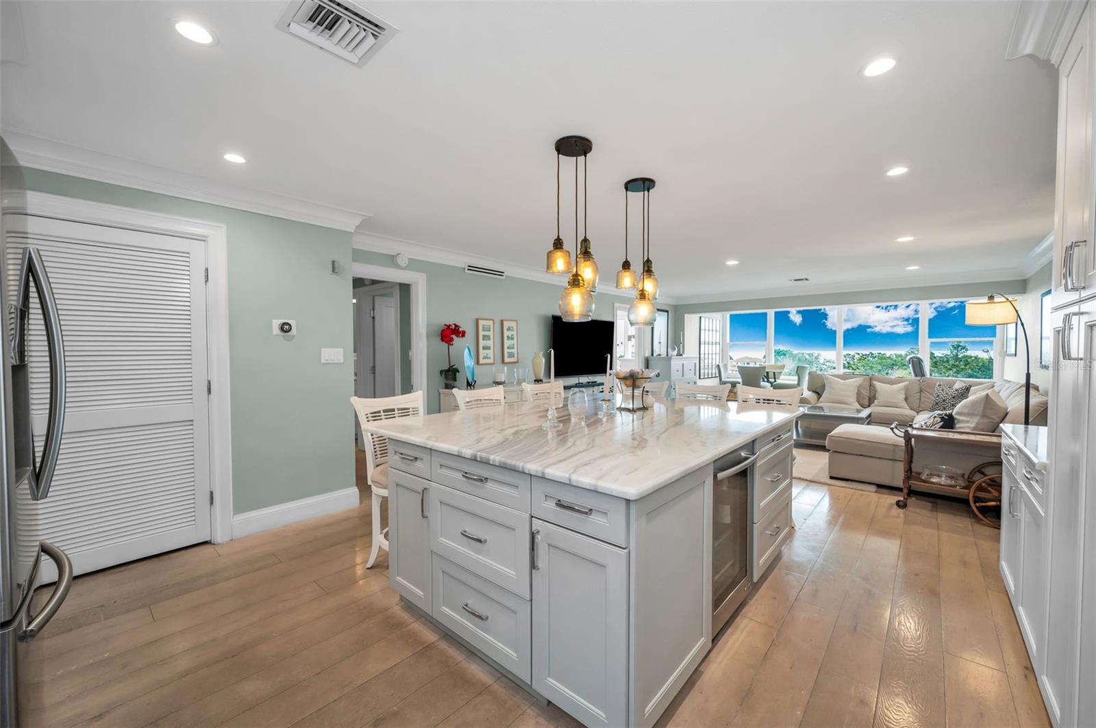 BRIGHTWATERS TOWER OF SNELL ISLE - Residential