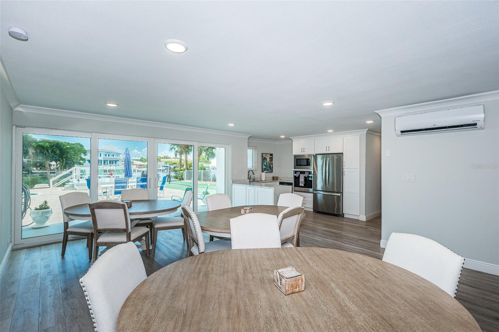 BRIGHTWATERS TOWER OF SNELL ISLE - Residential