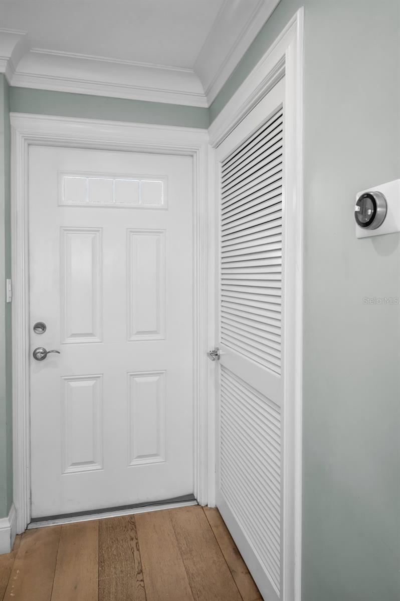 BRIGHTWATERS TOWER OF SNELL ISLE - Residential